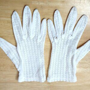 Vintage  White Knit  Wrist Gloves Excellent Condition Small